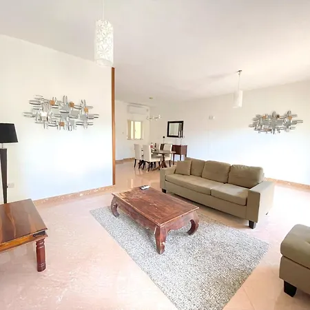 Apartment Charming Coastal In Cosmopolitan *