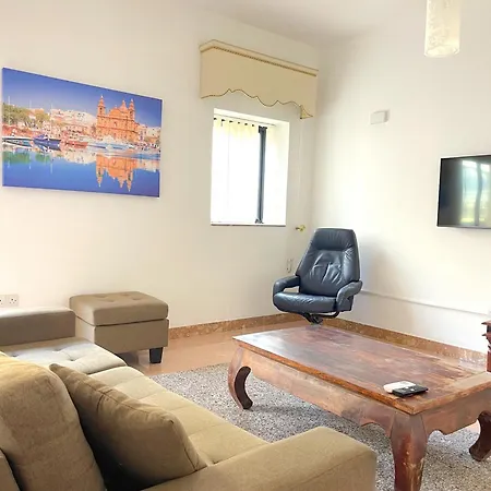 Charming Coastal In Cosmopolitan * Sliema
